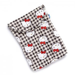 Hello Kitty Hello Kitty x Baggu 50th Anniversary Puffy Laptop Sleeve (Black Gingham) Czarne | PL_HK70456