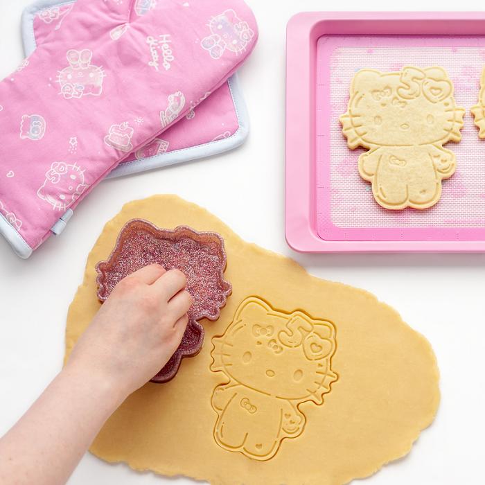 Hello Kitty Hello Kitty 50th Anniversary Cookie Stamp and Cutter Różowe | PL_HK47368